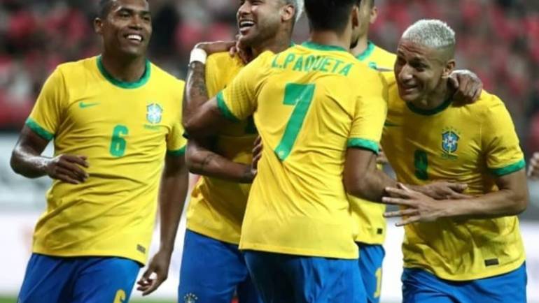 Barcelona boss bemoans Europa League draw after playoff opponents are revealed