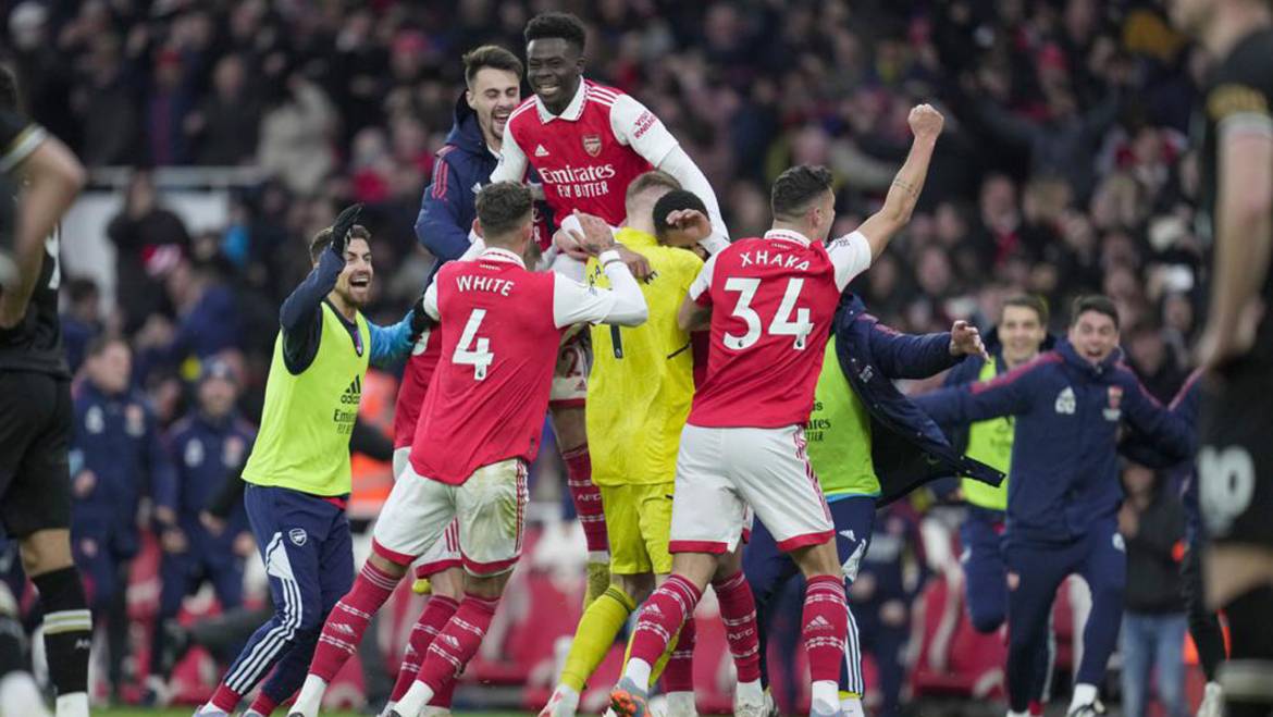 Premier League Roundup: Arsenal stays in control of title race with last-second win