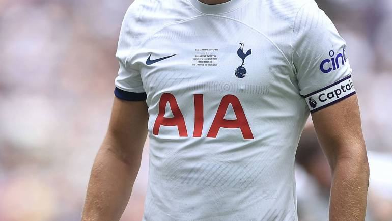 How many goals is Harry Kane behind Alan Shearer for all-time Premier League scoring record