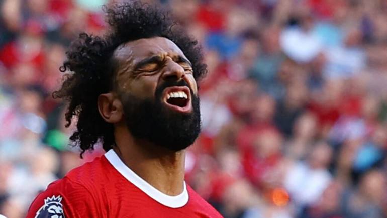 Liverpool offered world-record fee for Salah