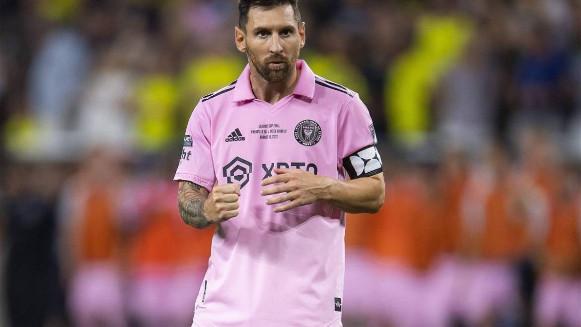 As Injury Concern Forces Lionel Messi to Leave Game Midway, Inter Miami Torch Toronto FC 4–0 Leaving Soccer Fans in Hysterics