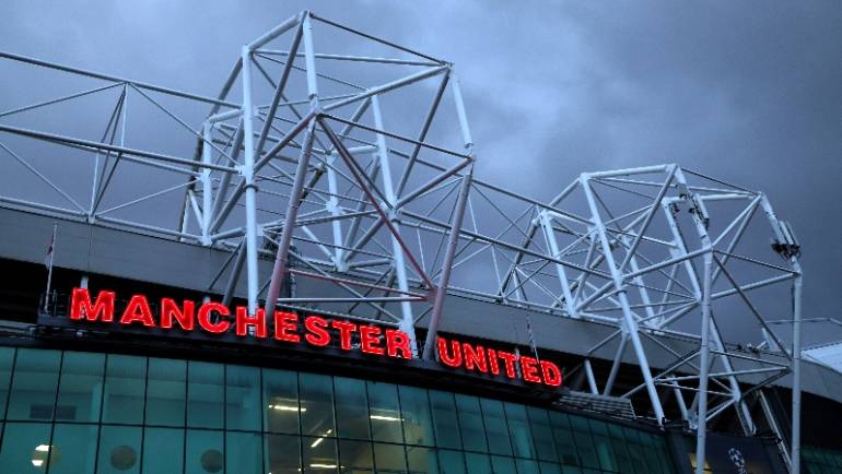 Manchester United are looking to raid a Premier League rival for a top sporting director: report