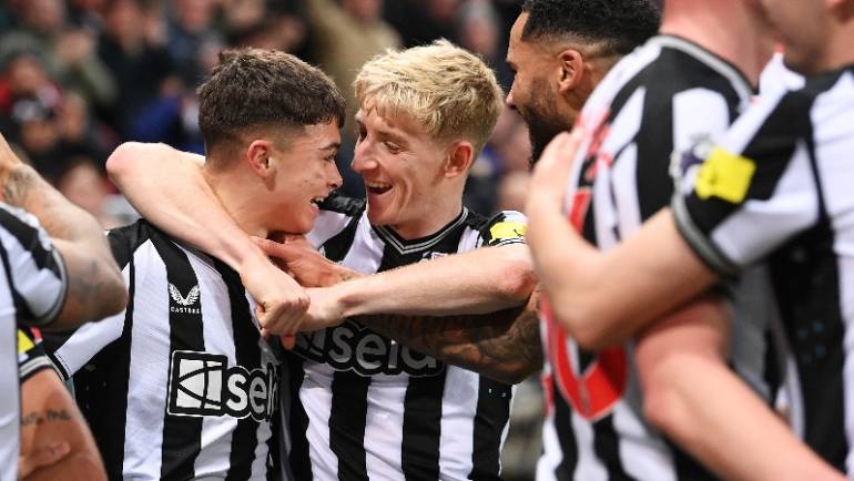 ‘Incredible talent’ – what Eddie Howe said about Lewis Miley after 17-year-old midfielder became Newcastle’s youngest Premier League scorer with Fulham strike