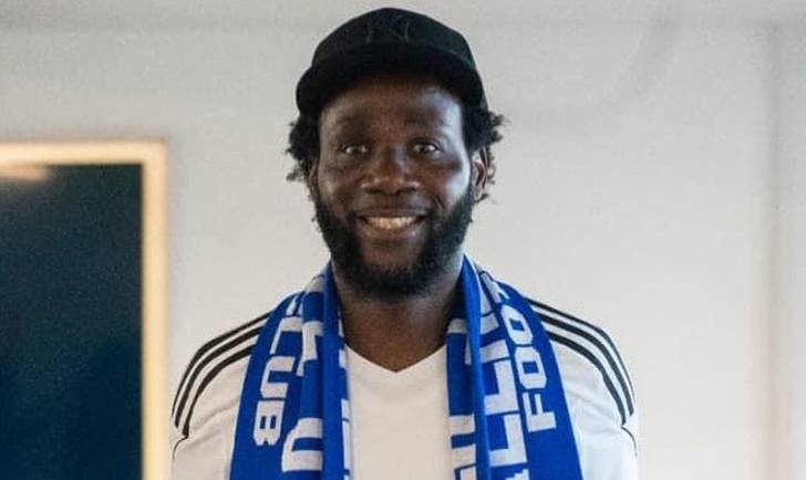 Forgotten Premier League player now managing ninth tier side comes out of retirement to sign himself