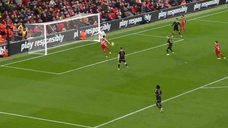 Video: Rival fans will laugh at Liverpool’s Darwin Nunez for incredible miss vs Sparta Praha