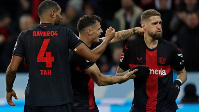 Chelsea and Spurs enquire about Bundesliga centre-back