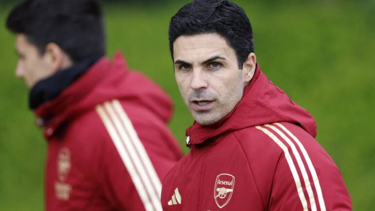 Arsenal remain interested in Premier League midfielder