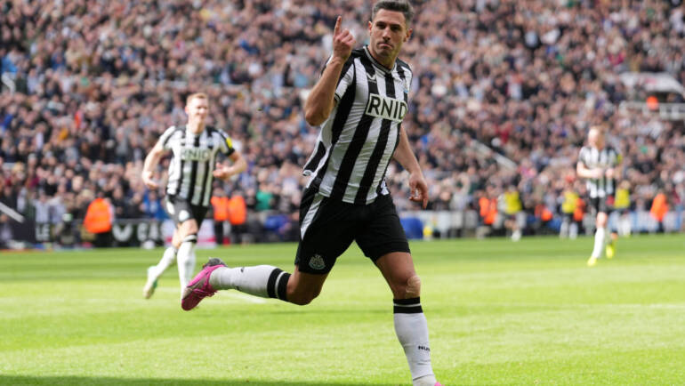 Is Fabian Schar injured this weekend? Premier League injury update