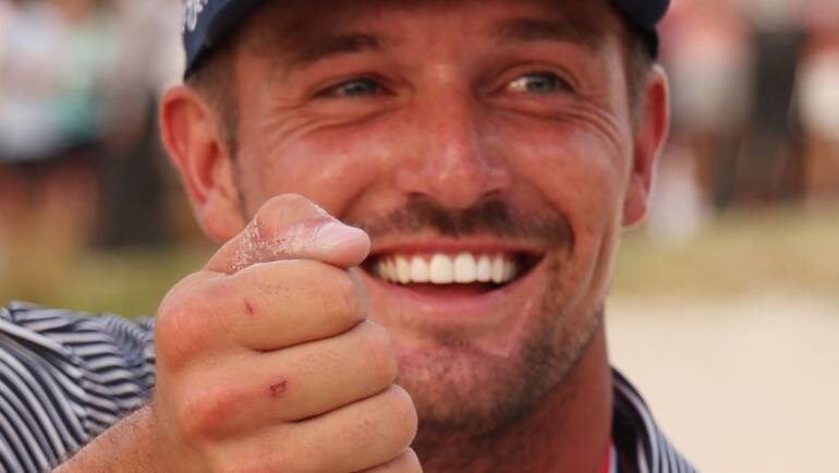 LIV Golf’s Bryson DeChambeau, soccer star Gareth Bale juggle together in incredible video