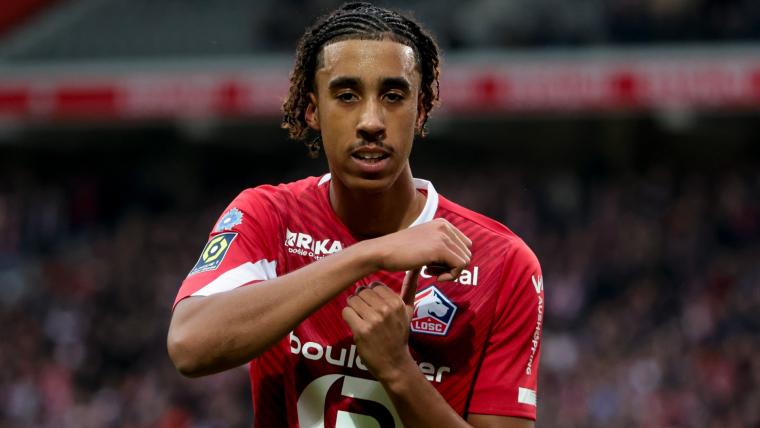 Who is Leny Yoro? Position, height, style of play of Lille defender set to sign for Man United for €62 million
