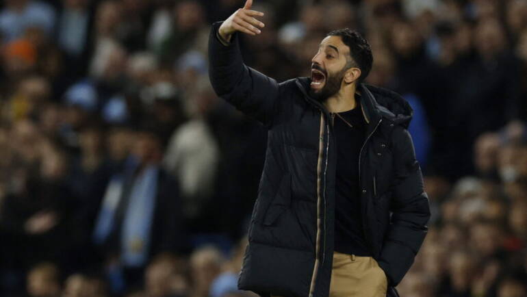 Man United plotting move to sign PSG striker on loan