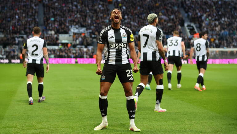 Newcastle United star wins PFA award