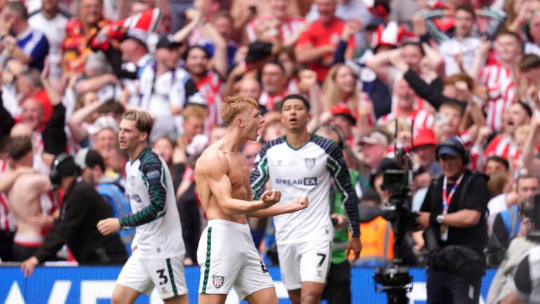 Sunderland promoted to Premier League on dramatic extra-time winner