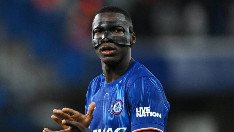 Why is Moises Caicedo wearing a mask for Chelsea against Nottingham Forest?