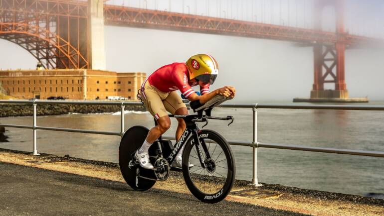 French triathlon superstar Vincent Luis races in iconic 49ers tri suit in San Francisco