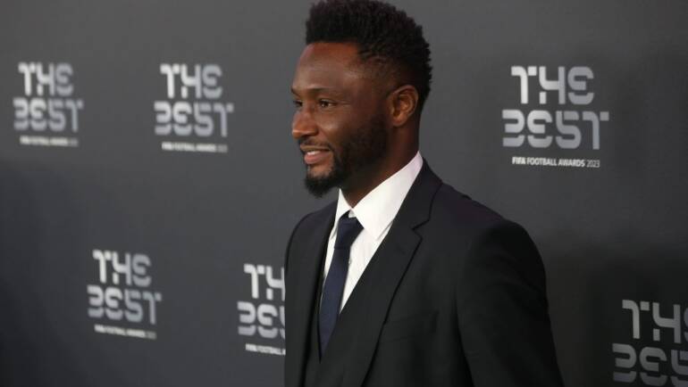 Alternative to Sanchez? Mikel tells Chelsea which goalkeeper to get