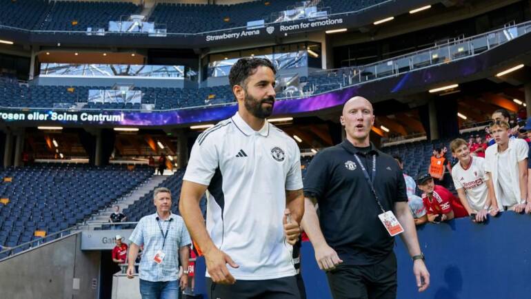 Man United ponder move for French striker