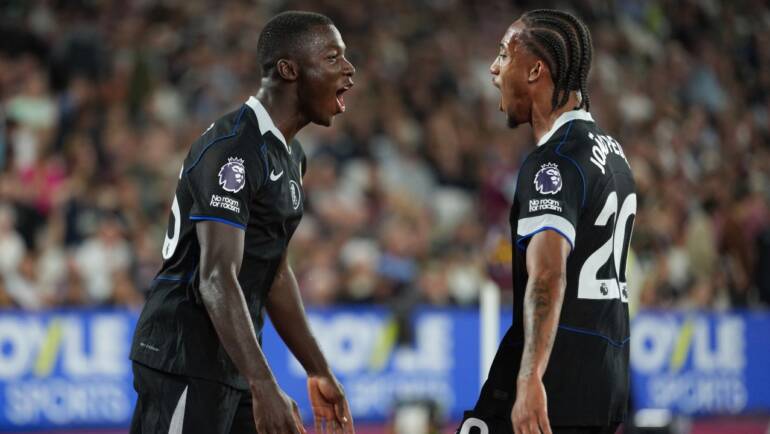 Chelsea outclasses West Ham in Premier League without injured Palmer