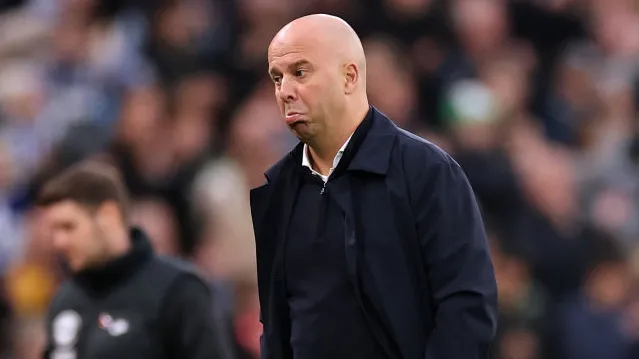 Arne Slot’s right back crisis: 3 key questions for Newcastle vs. Liverpool