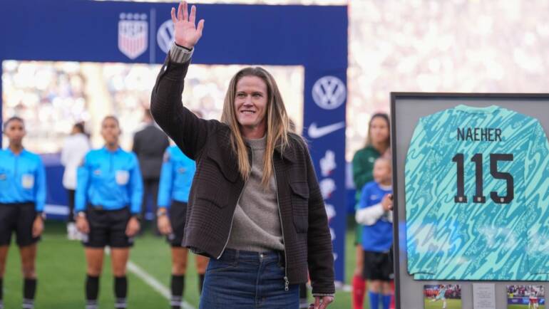 Ex-USWNT star Alyssa Naeher opens up on USA soccer’s GK plan: ‘Fun to see different goalkeepers come through’