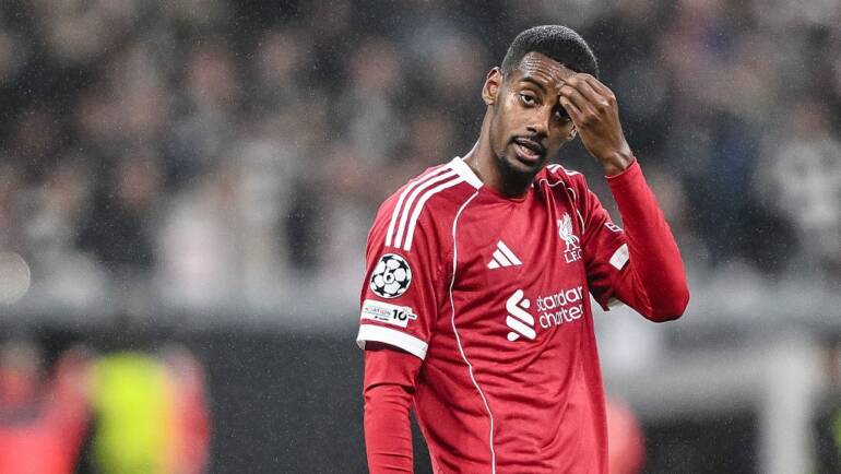 Is Alexander Isak injured this weekend? Premier League injury update