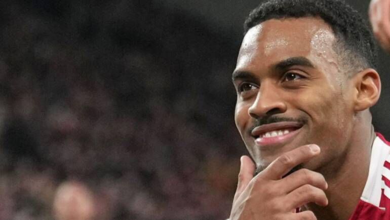 Gary Neville nails Liverpool ‘madness’ with nine-word confusion