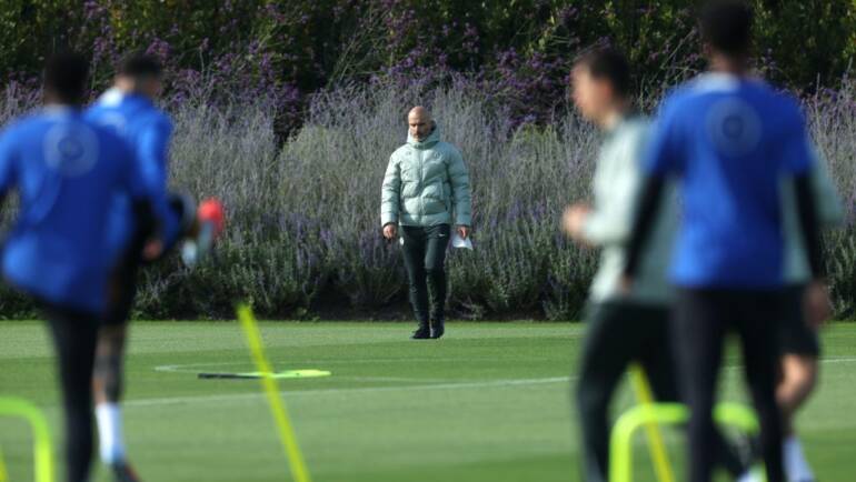 Chelsea to hold talks about move for Barcelona star