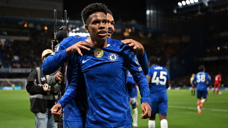 Chelsea vs. Arsenal live score: Premier League result, updates, stats as 10-man Blues lead Gunners